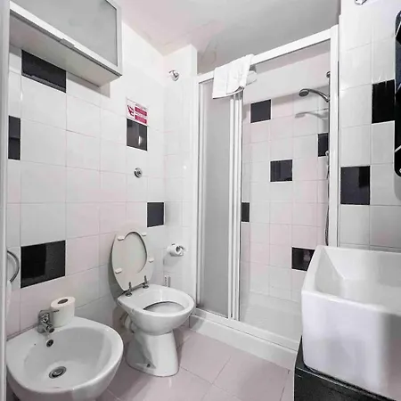 Spacious Adalberta شقة *